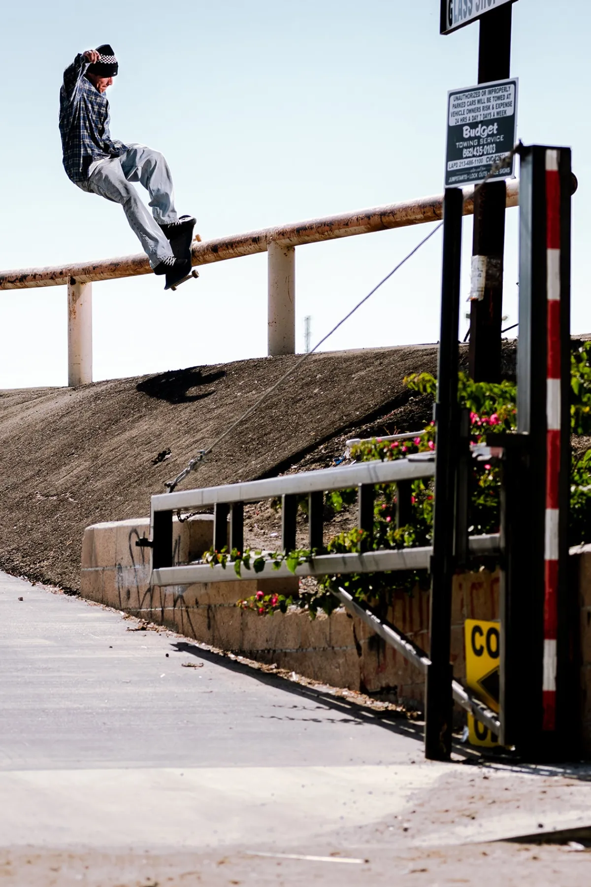 los_angered_ii__black_wol_3.webp Globe Brand Los Angered II - - Skate Shoes< Boots